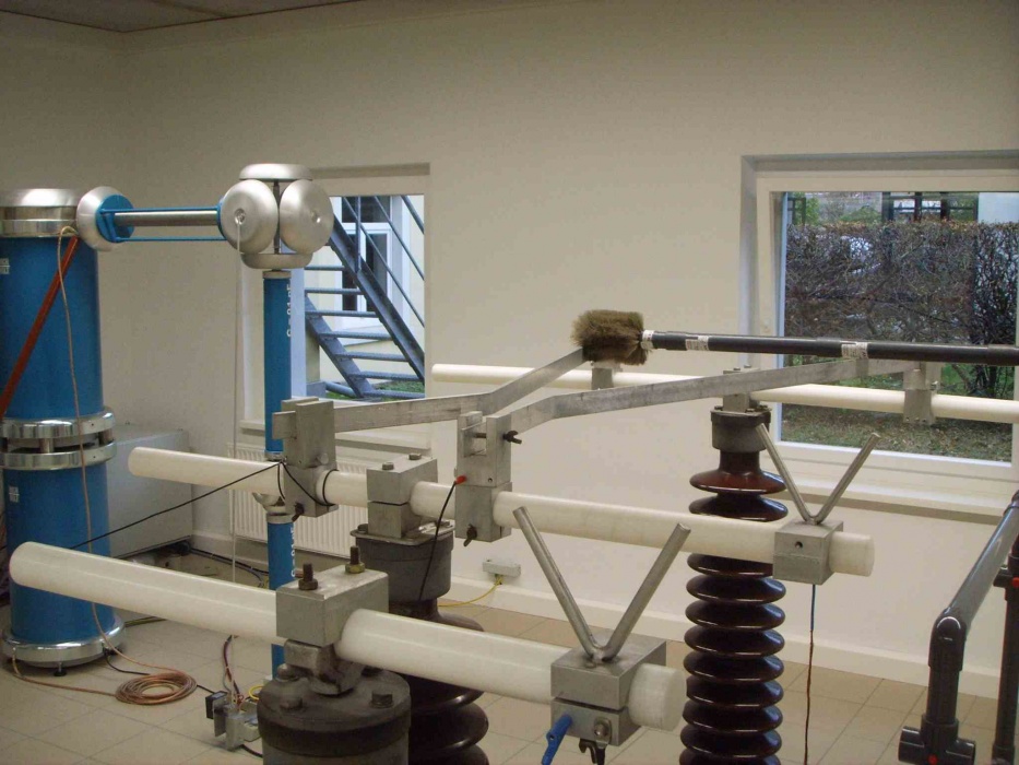 Ausrüstungen zur Reinigung und Wartung von Innenraumanlagen bis 36 kV